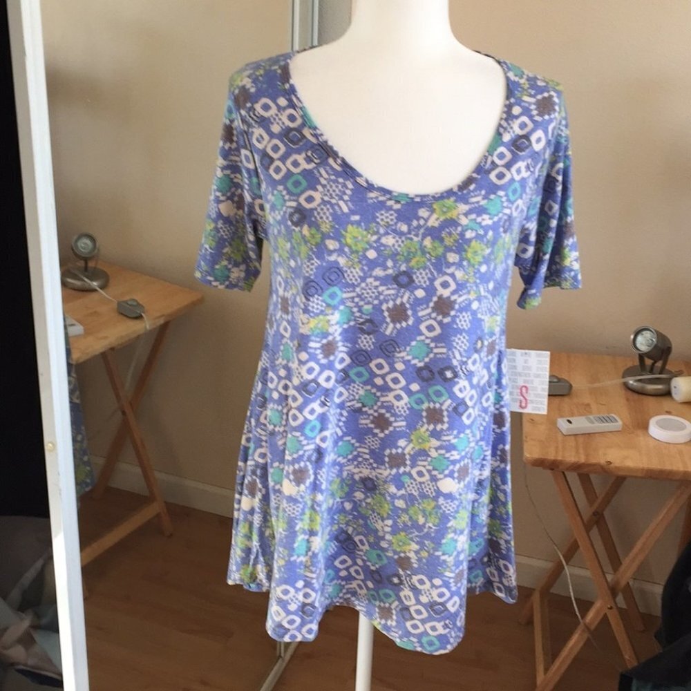 S LuLaRoe Perfect‎ Tee B04 07